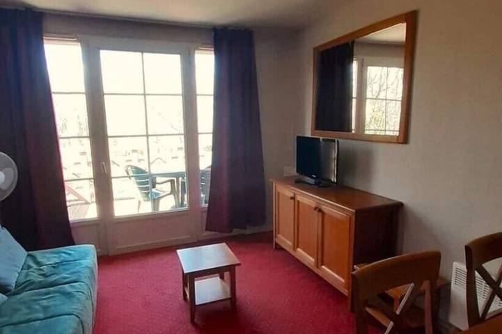 Entire apartment, Le Balcon Montdésir, 4pers, Piscine & Vue Lac in Monflanquin, Villeneuve-sur-Lot region