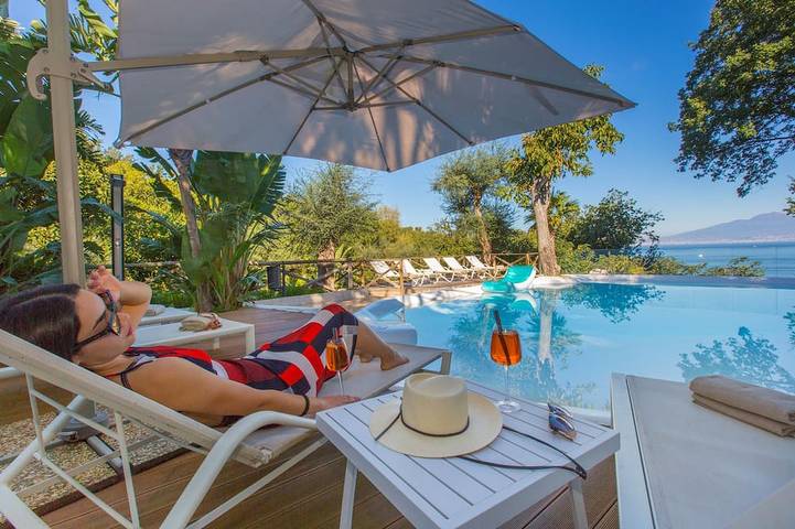 Villa for 24 people, with hot tub and sauna as well as garden in Sorrento