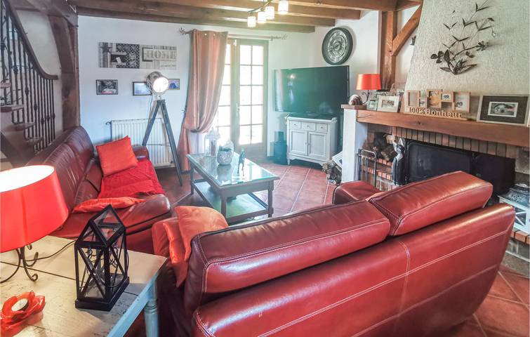 Sonniger Rückzugsort mit Pool, Parkplatz und Wifi in Salbris, Sologne