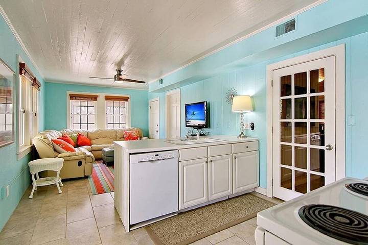 Vacation house for 12 people, with yard in Isle of Palms