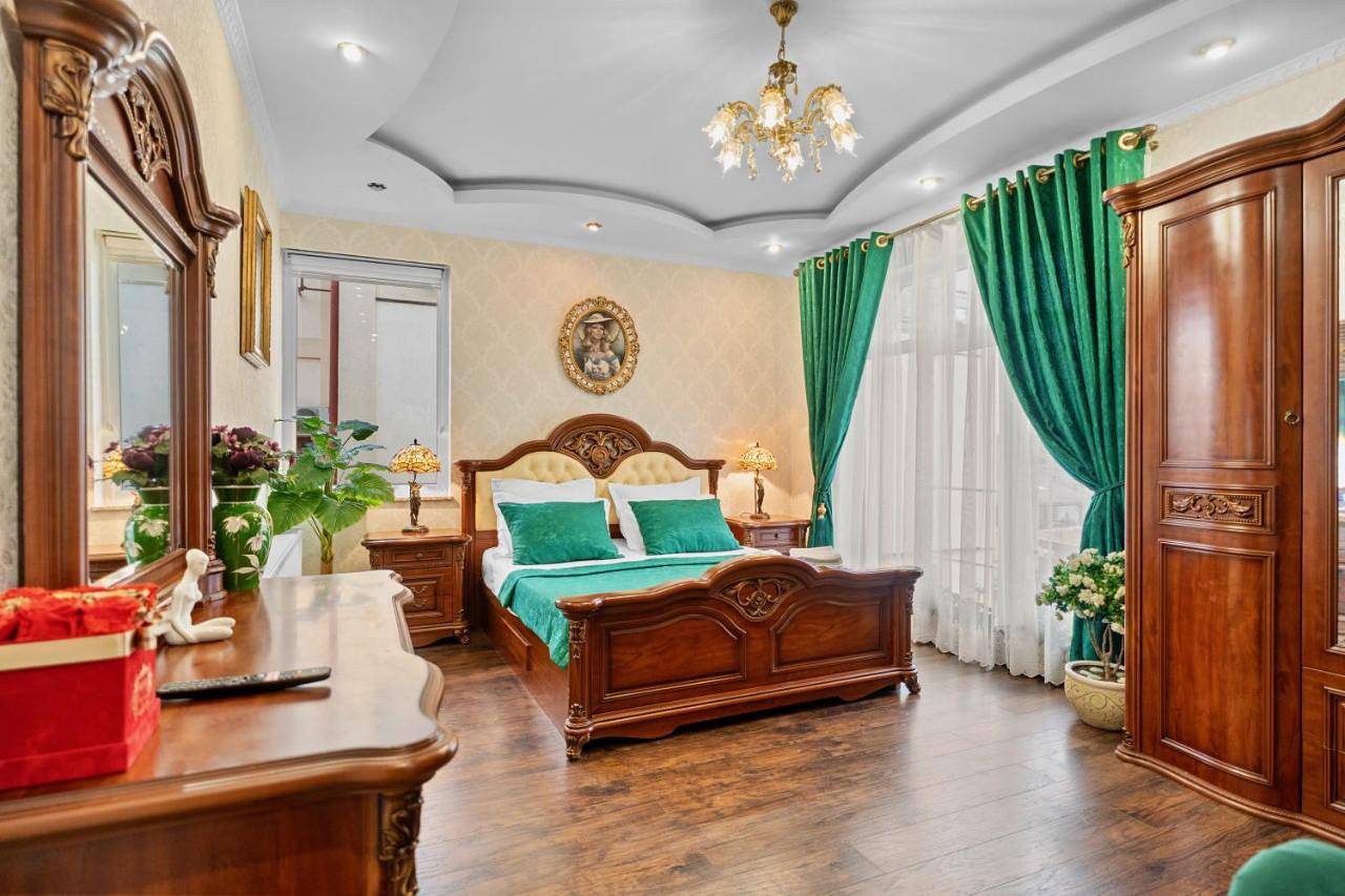 Superior Villa in Bucharest, Walachia