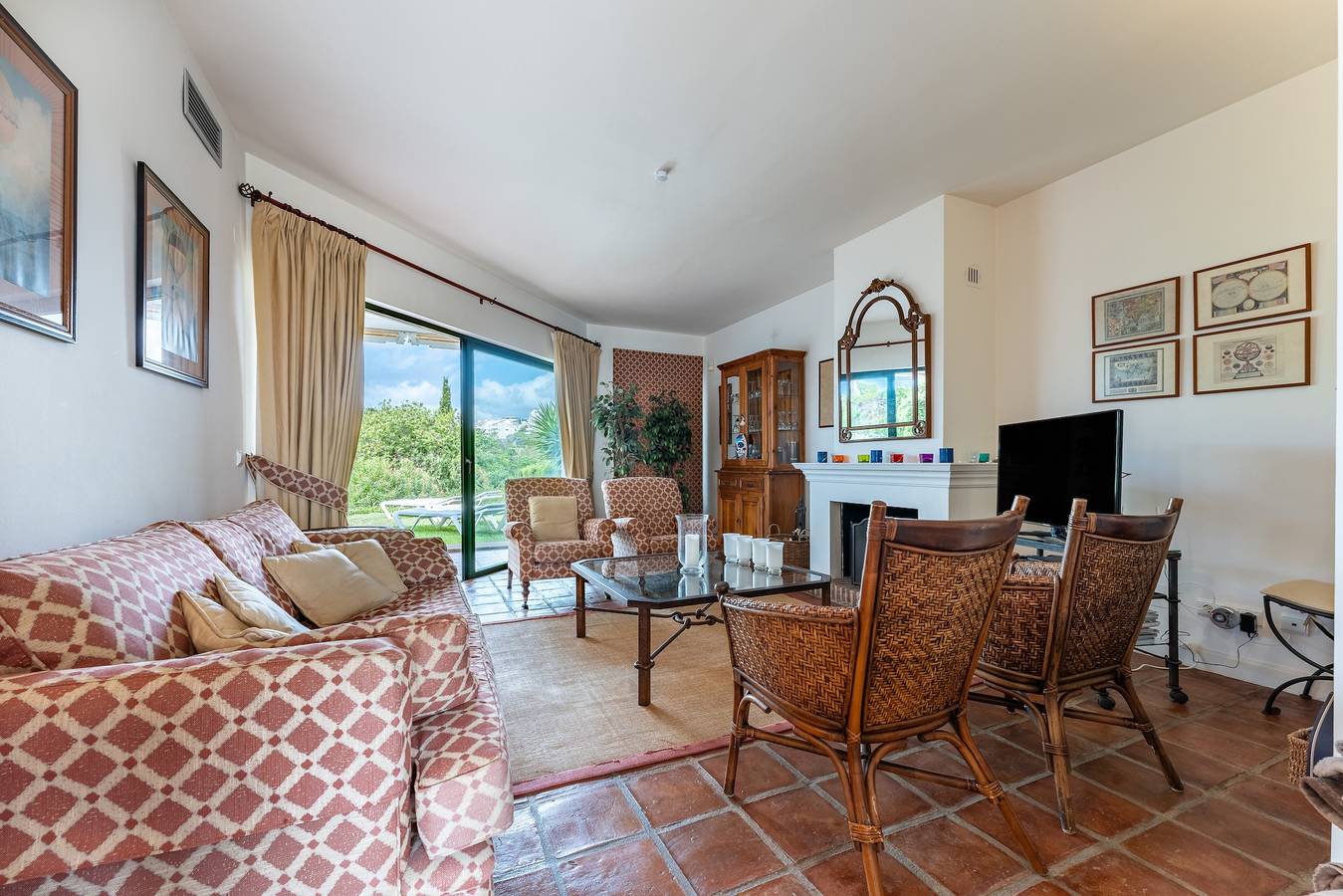 Holiday Home 'Townhouse Isla De Miraflores' with Mountain View, Wi-Fi and Air Conditioning in Mijas, Costa del Sol