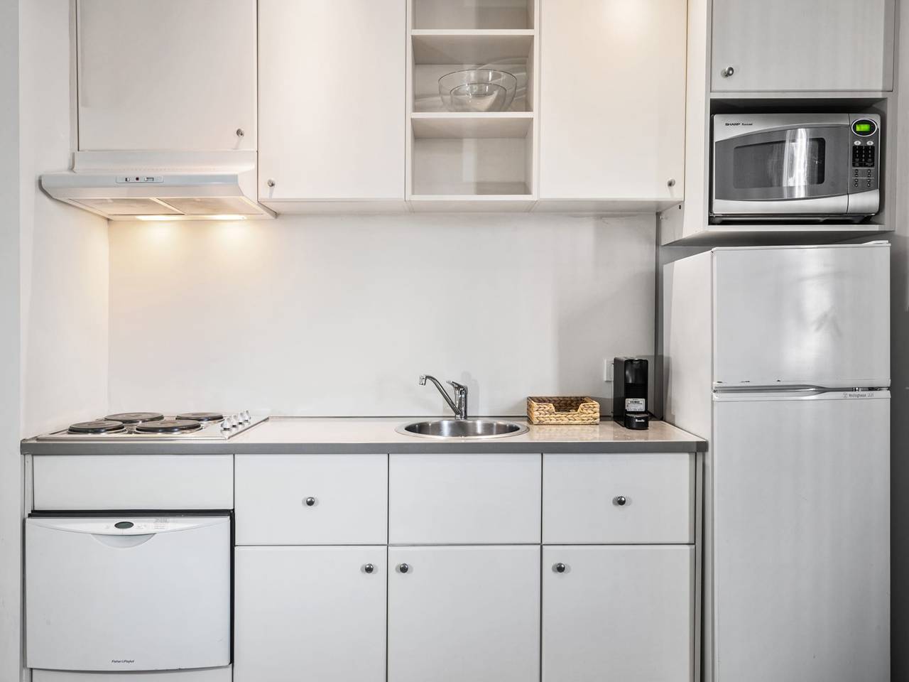 Entire apartment, Bright 1-Bed Apartment Steps from Collins Street in Melbourne, Victoria
