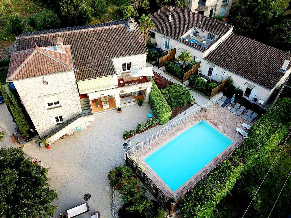 Gîte Les Chênes avec piscine- Mas du Vieux Chêne in Salavas, Gorges de l’Ardèche