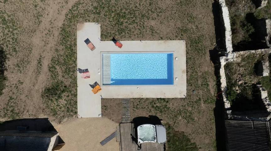 Location de vacances pour 6 personnes, avec jardin et piscine ainsi que vue et terrasse, animaux acceptés à Commana - 3