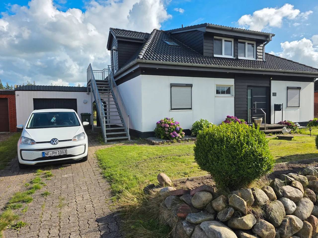 Ferienhaus 'Alame' mit gemeinsamer Terrasse, privatem Garten und Wlan in Leck, Grünes Binnenland
