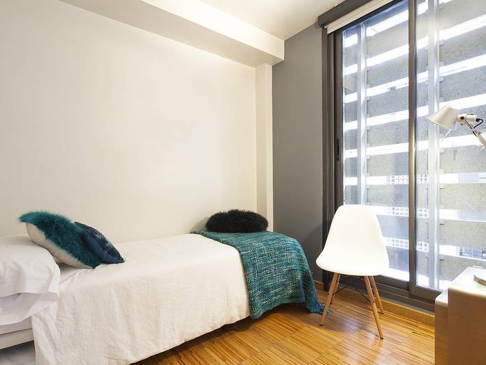 Apartamento vacacional entero, Duplex con gran terraza cerca de la Sagrada familia in Distrito de Sarrià-Sant Gervasi, Barcelona