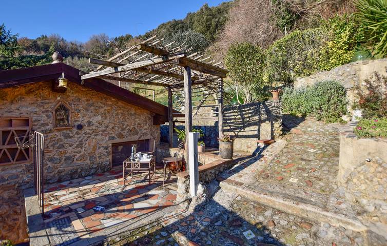 Appartement confortable avec jardin et parking gratuit près de l'Osteria Candalla in Camaiore, Riviera Italienne