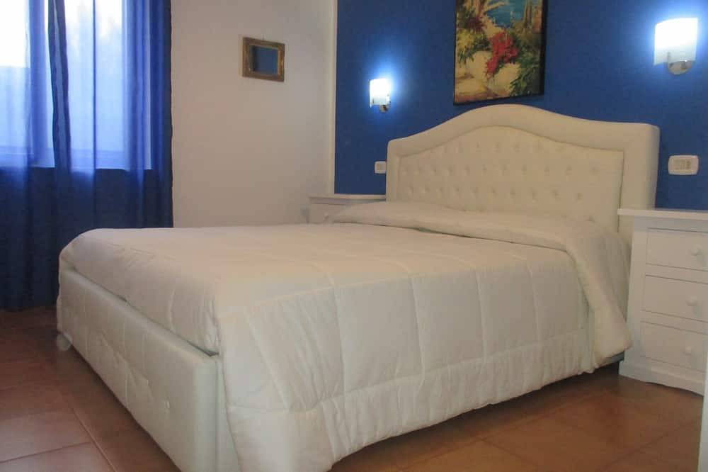 Entire apartment, *sally* \"Woman Antonia\" in Centola, Cilento