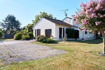 Gîte pour 4 personnes, avec terrasse et jardin à Mouleydier