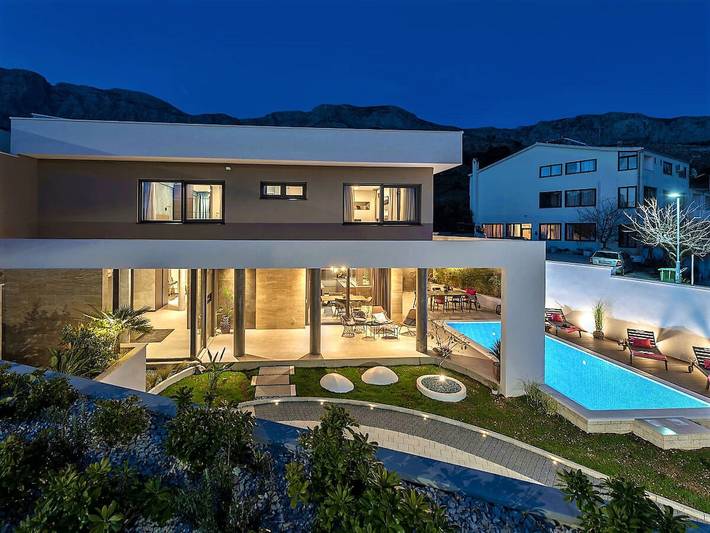 Ferienhaus für 6 Personen, mit Garten und Whirlpool in Tucepi