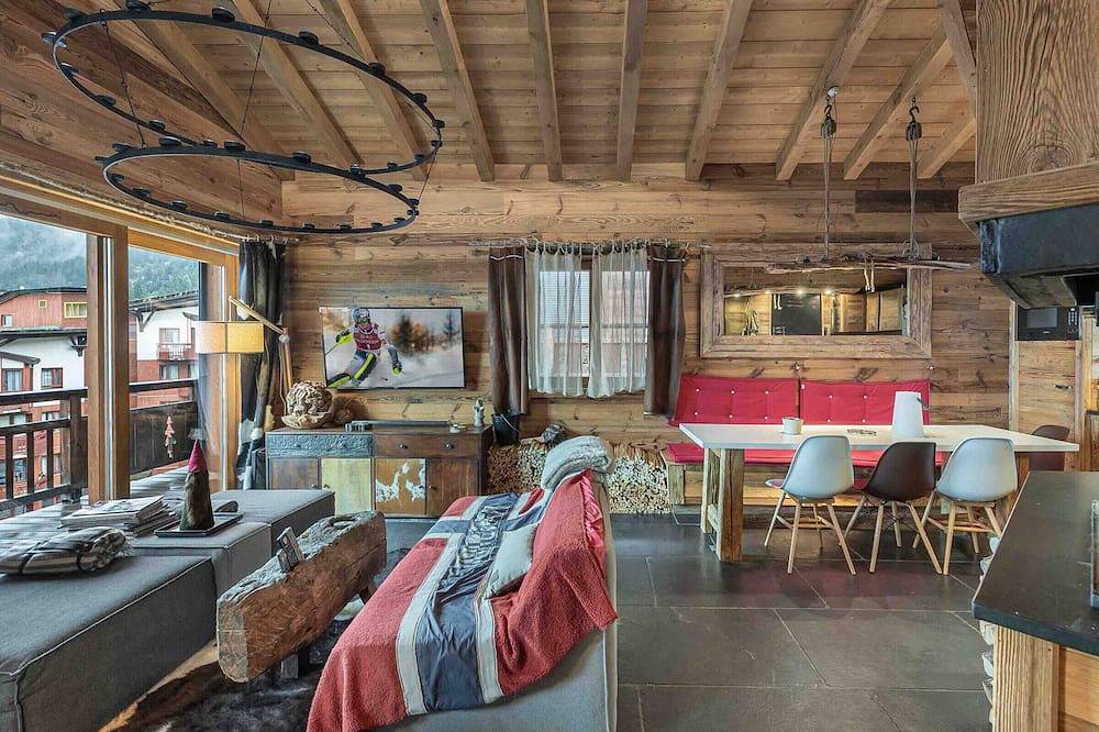 Ganze Wohnung, Direkt an der Piste, Sauna, Parkplatz, Wlan in La Tania, La Perrière