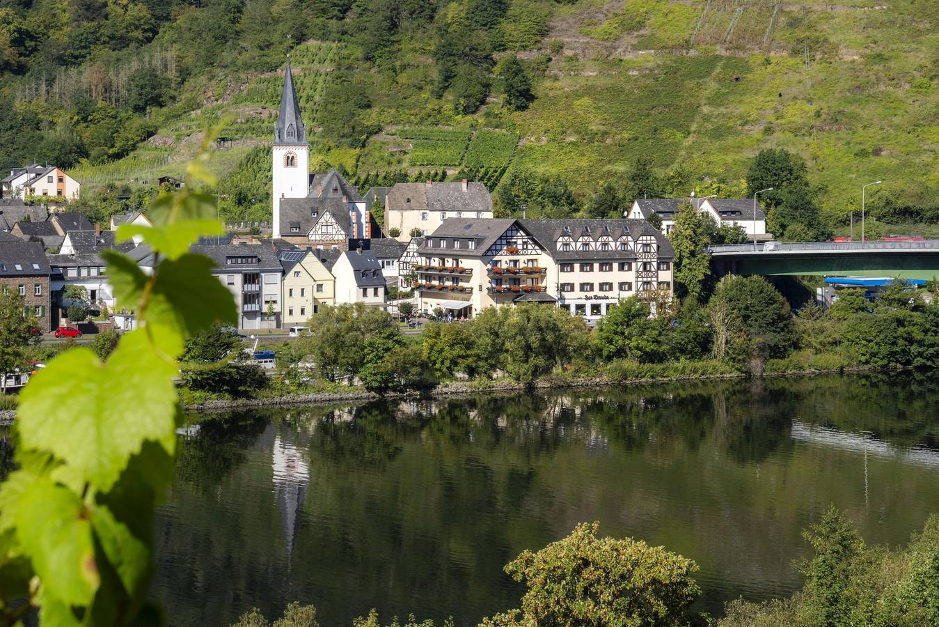 Doppelzimmer mit Balkon in Burg Eltz, Löf