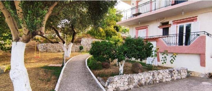 Maison d’hôte pour 2 personnes, avec jardin ainsi que vue et terrasse, animaux acceptés