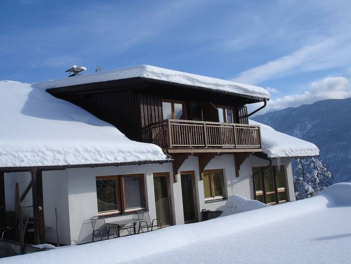 Ferienhaus für 4 Personen, mit Terrasse und Sauna sowie Pool und Garten, mit Haustier