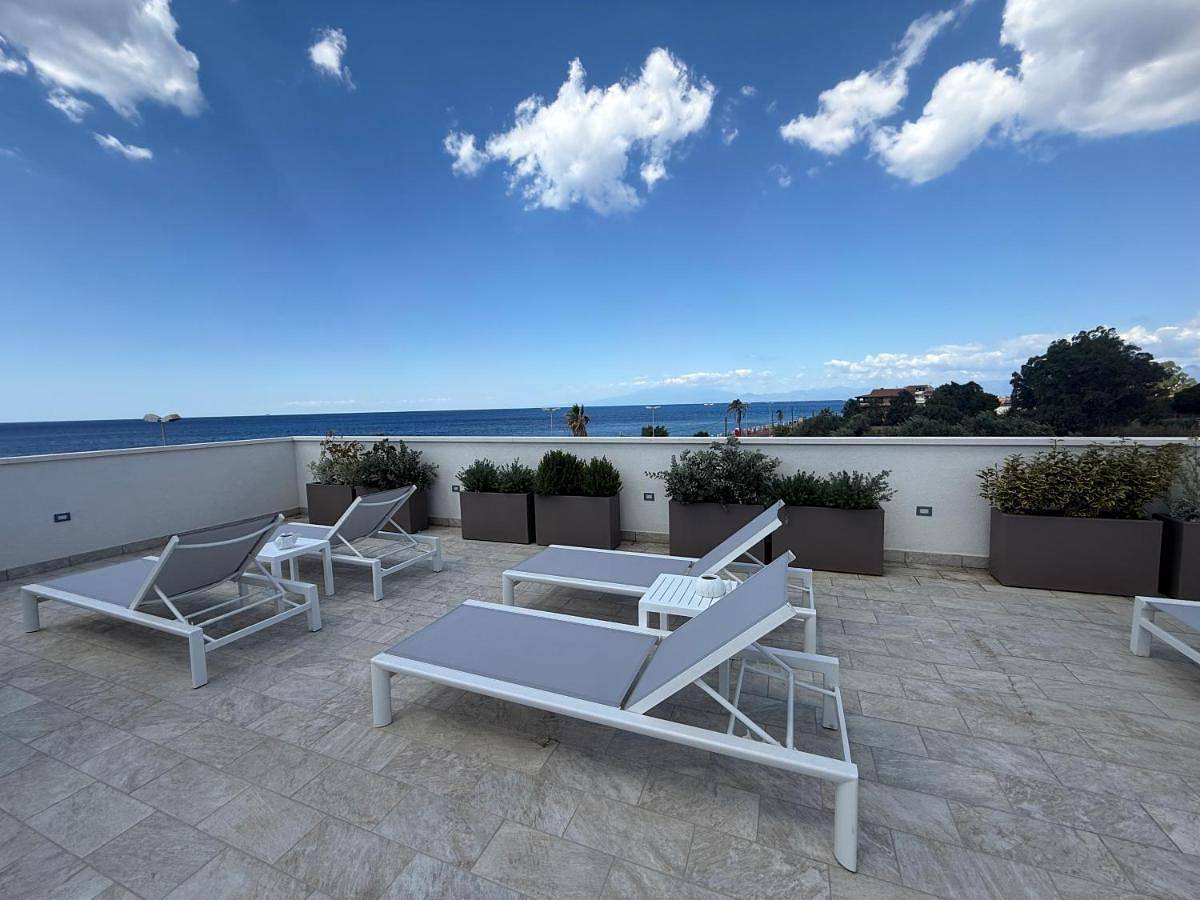 Sunbeach 44 - Skyview B&B in Melito di Porto Salvo, Province de Reggio Calabria