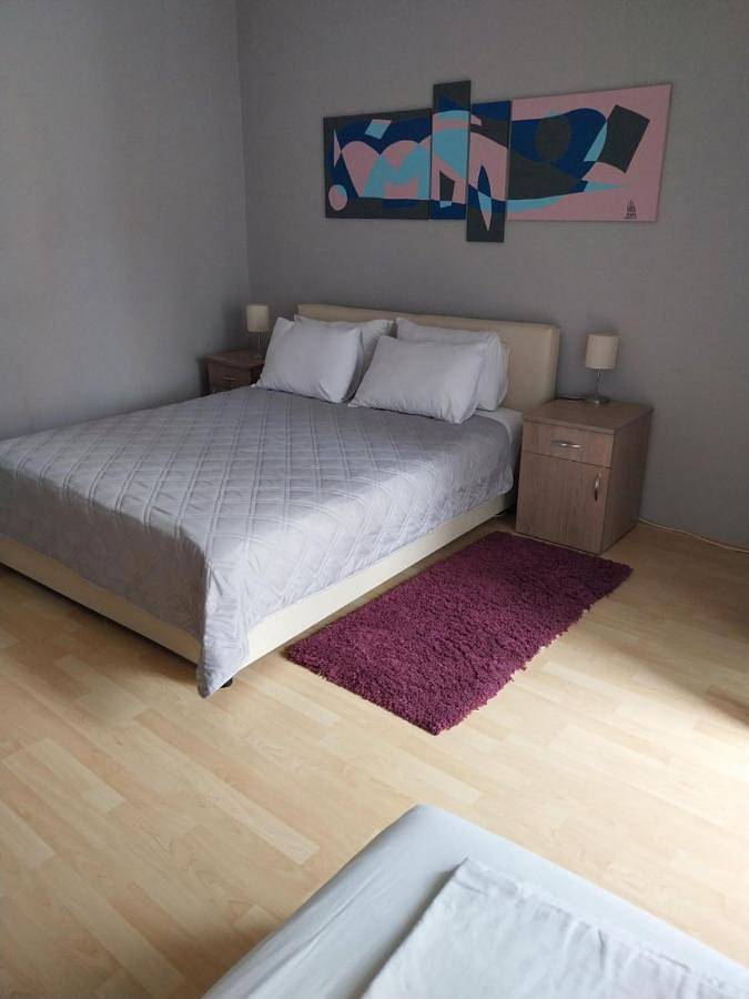Appartement entier, Apartment Tatjana city center parking terrace in Jagodina, Région centrale