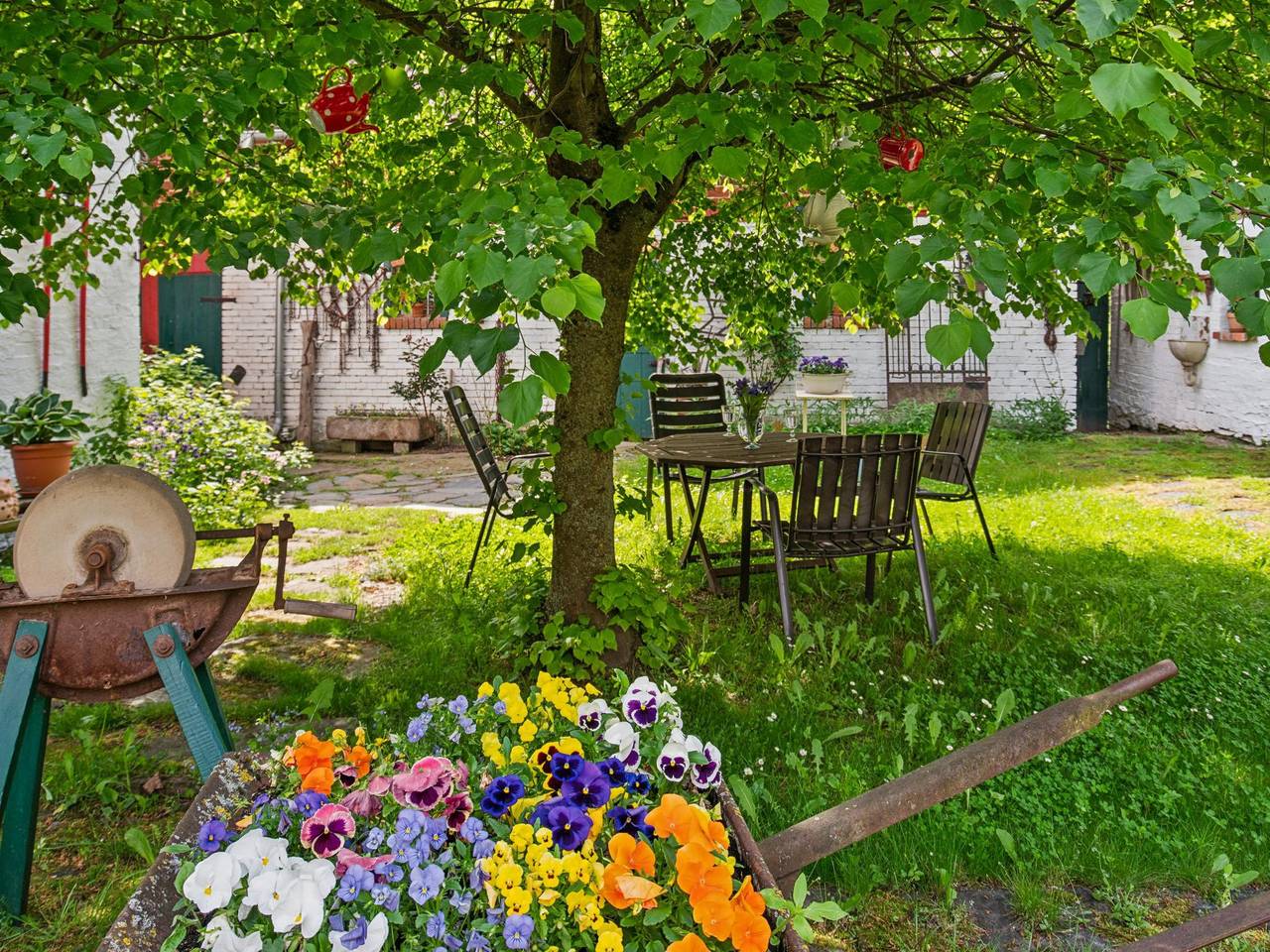 Rustikales Haus auf einem alten Hof im Südharz in Sangerhausen, Harzvorland