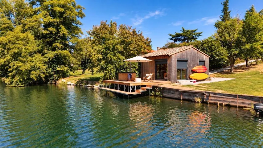 Chalet pour 2 personnes, avec jacuzzi ainsi que balcon et jardin - 1