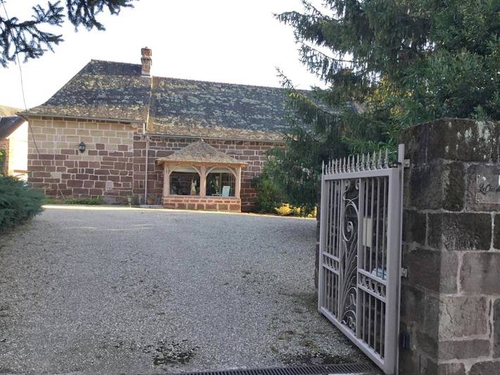 Location de vacances pour 2 personnes, avec piscine ainsi que jardin et vue, animaux acceptés à Ussac - 4