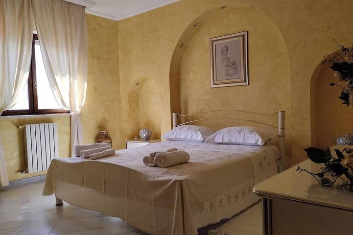 Appartement entier, Irisviola House, ideal for families with fully equipped and functional kitchen in La Lama, Taranto