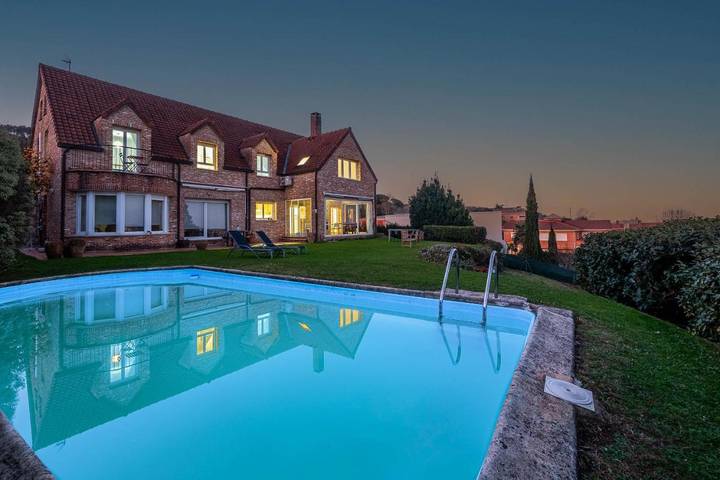 Hôtel pour 2 personnes, avec piscine et jardin, adapté aux familles