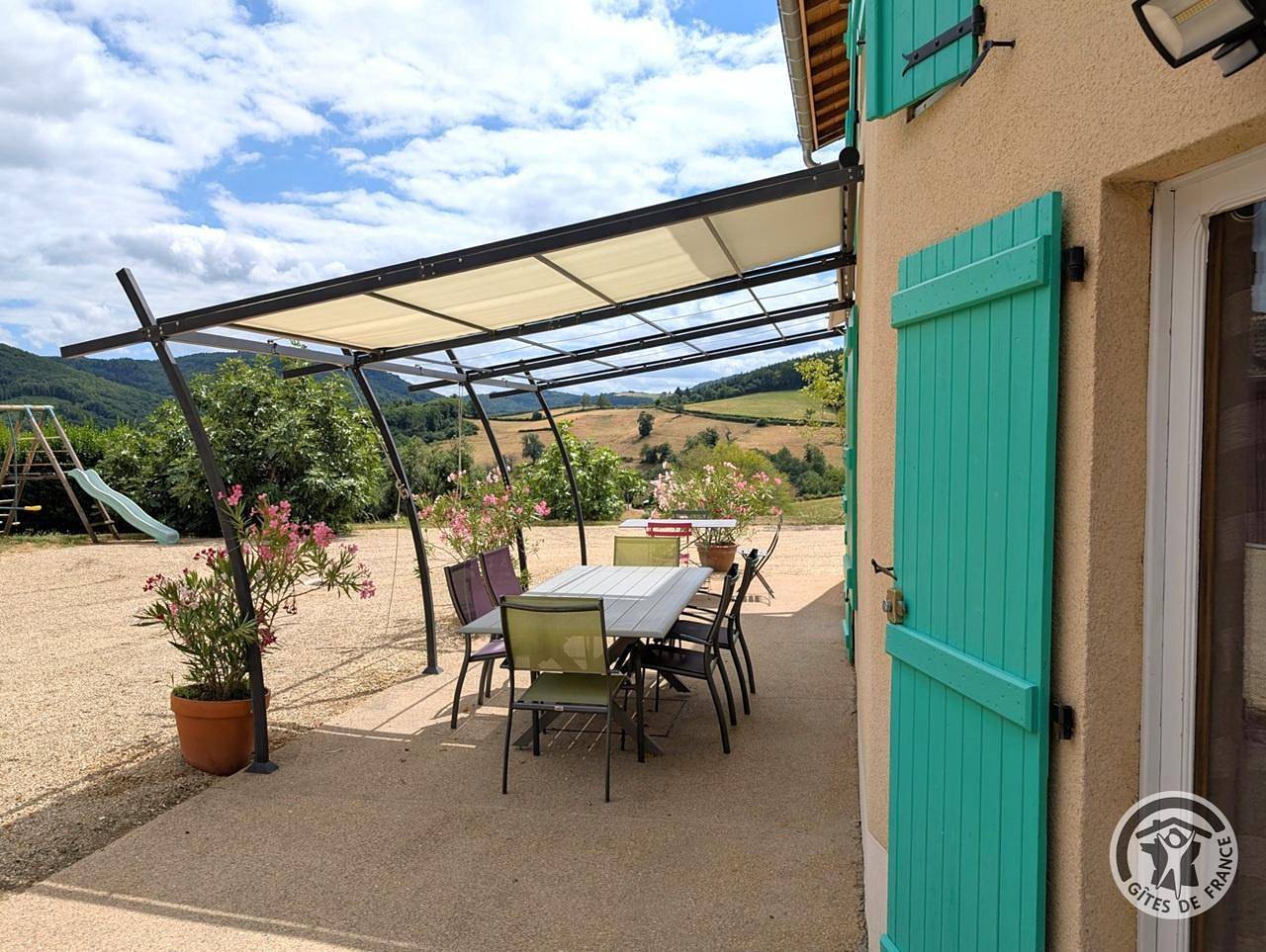 Gîte für 6 Personen mit Pool in Cenves, Villefranche-sur-Saône und Umgebung