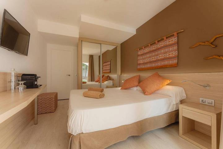 Hôtel pour 2 personnes, avec piscine et jardin ainsi que jacuzzi et sauna dans Playa de Muro - 4