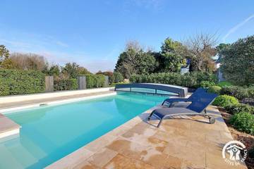 Gîte pour 10 personnes, avec terrasse ainsi que jardin et piscine à Larmor-Baden