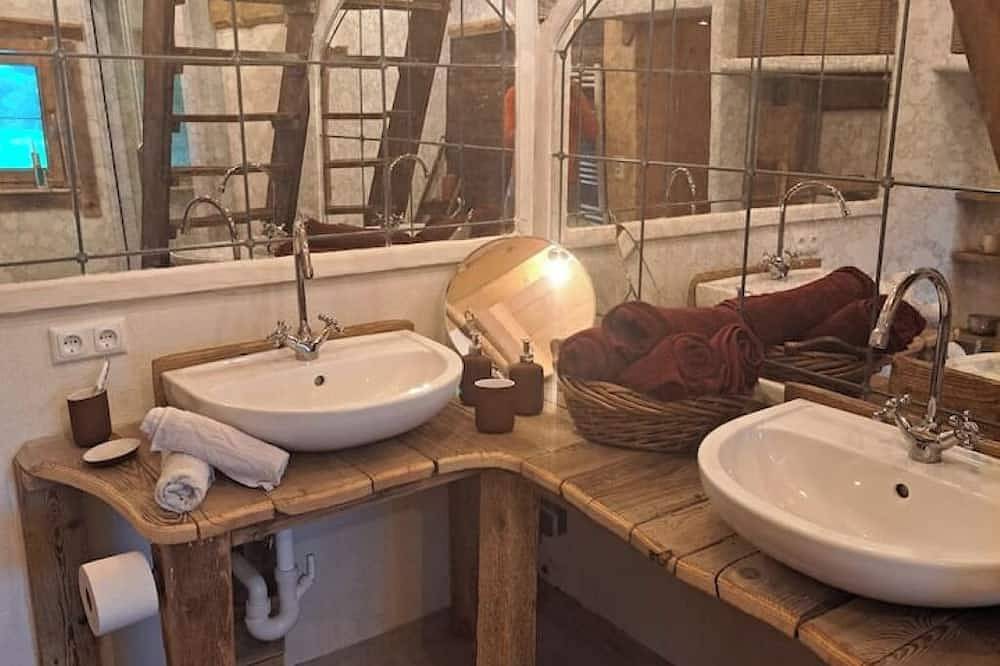 Kaiserlounge Harald Astner – Alpenchalet mit Charme & Bergblick in Ebbs, Kaisergebirge