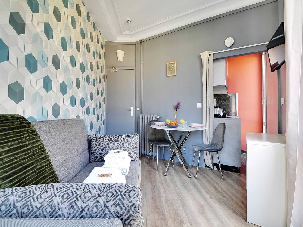 Appartamento intero, Monolocale autentico - 2P - Porte Saint-Martin in 10th Arrondissement, Parigi