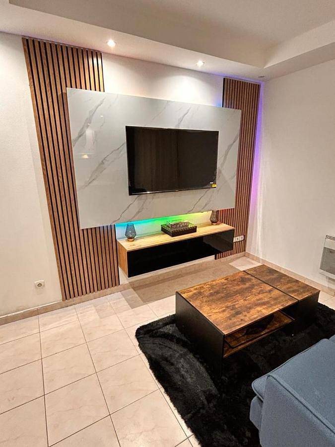 Gîte pour 2 personnes, avec terrasse à Les Mureaux