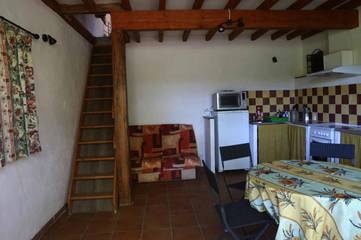 Gîte pour 5 personnes, avec terrasse à Lurs