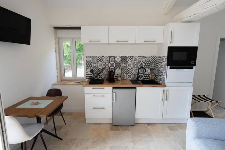 Gîte pour 2 personnes, avec jardin ainsi que jacuzzi et piscine, animaux acceptés à Saint-Porchaire - 4