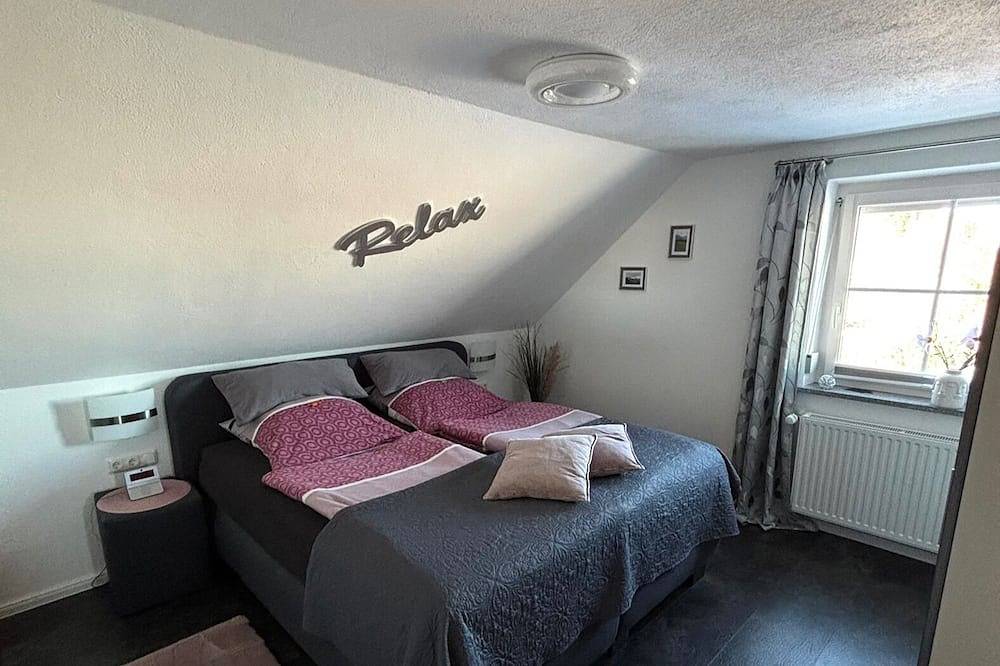 Ganze Wohnung, Ferienwohnung „Landglück“ - gemütliche naturnahe Ferienwohnung in Oberbayern in Denklingen, Romantische Straße