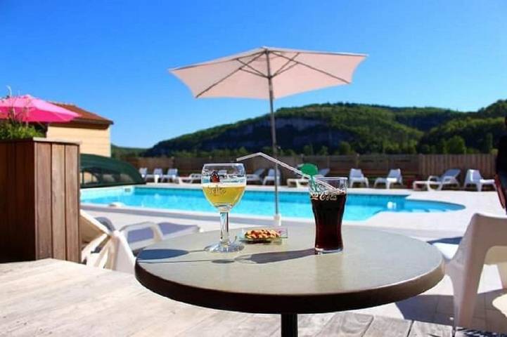 Hôtel pour 2 personnes, avec Terrasse et Jardin ainsi que Piscine et Vue