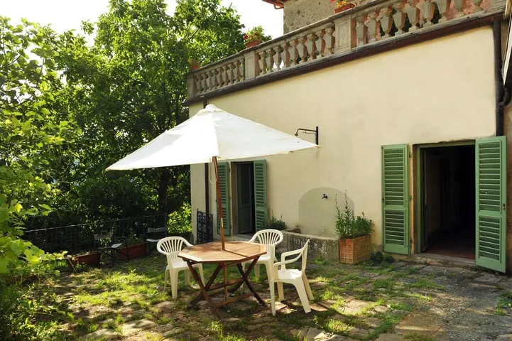 Casa vacanza per 7 persone, con piscina e panorama nonché giardino, con animali domestici - 1