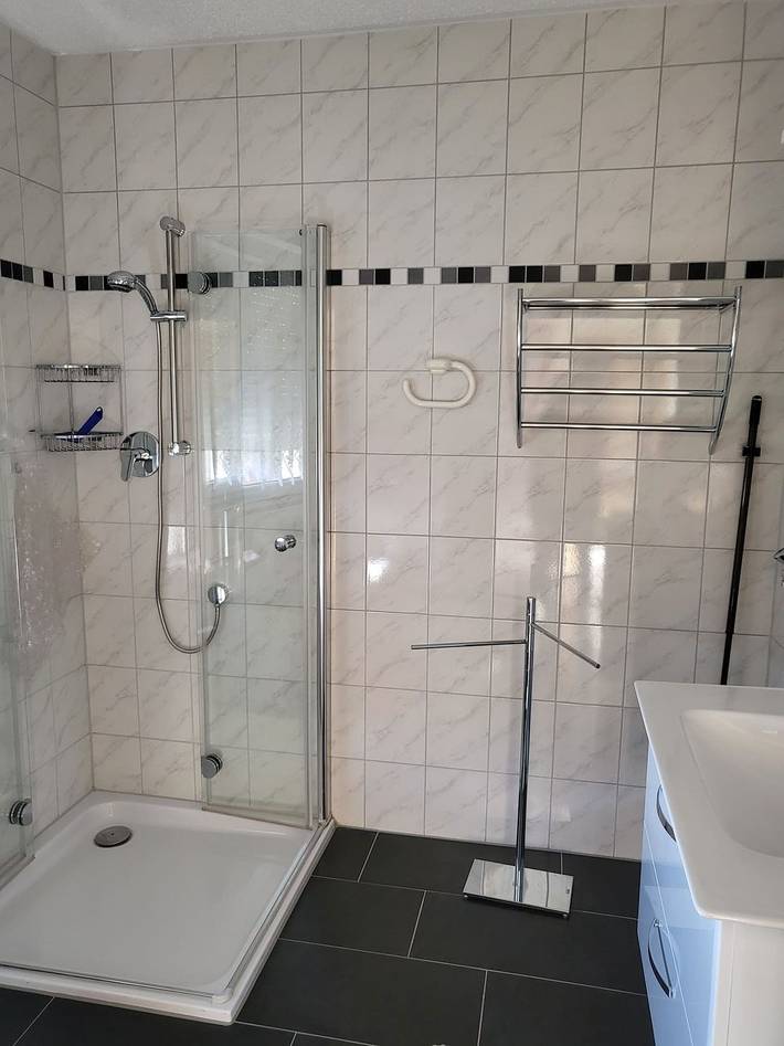 Ganze Wohnung, Komfortable Ferienwohnung Zühlensee mit Terrasse und eingezäuntem Grundstück in Wesenberg, Mecklenburg-Strelitz