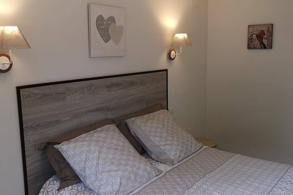 Apartamento entero, Apartamento ubicado en la planta baja de una pequeña residencia con cuatro in Jonzac, Región de Jonzac