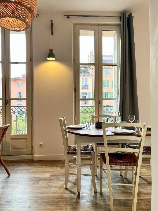 Gîte pour 4 personnes, avec vue dans Office De Tourisme De Toulon