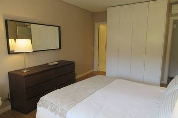 Vacation Rental for 8 Guests in Cascais, Costa Azul, Picture 4