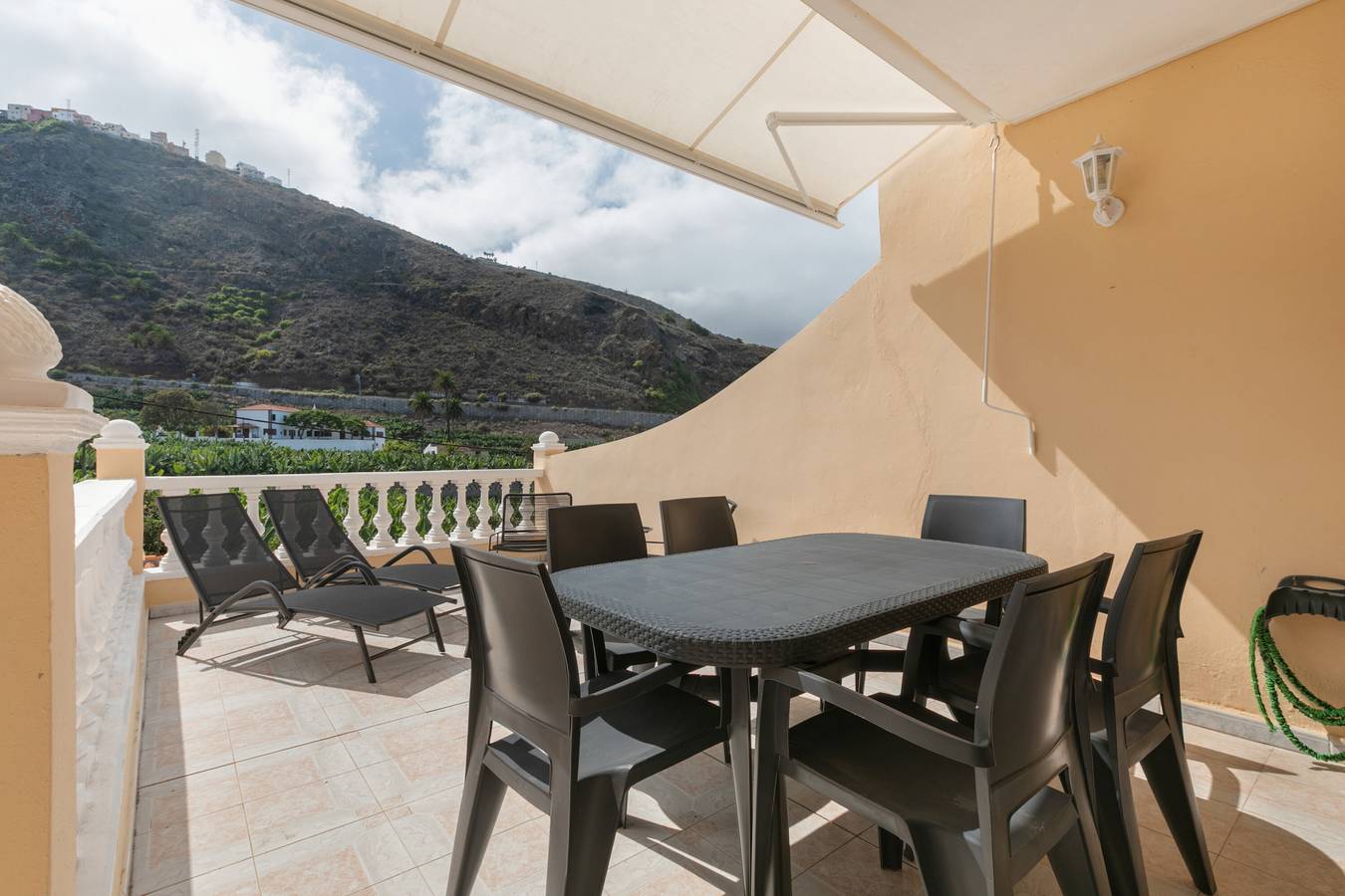 Casa Vacacional 'Buena Vista' con Vistas al Mar, Terraza Privada y Wi-Fi in Icod de los Vinos, Tenerife Norte