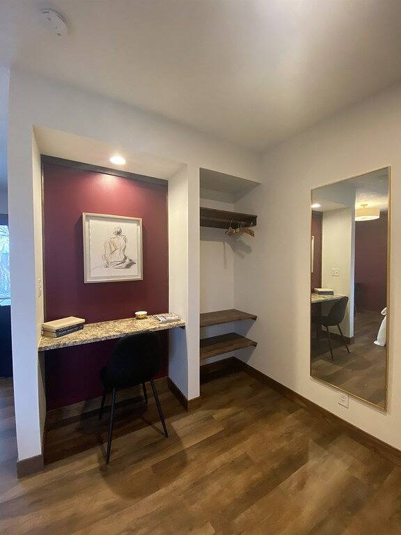 Work & Dine | Free Parking | Simple Comfort in Pierce County (WI)