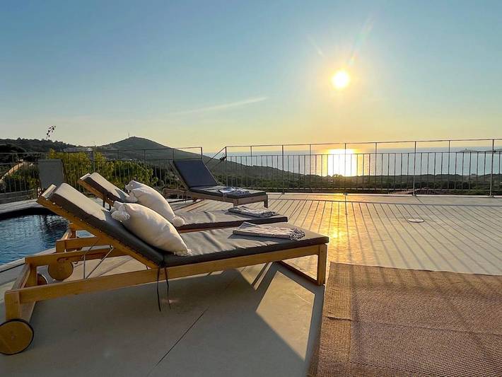 Villa pour 8 personnes, avec Balcon et Terrasse ainsi que Jardin et Piscine à Cargèse