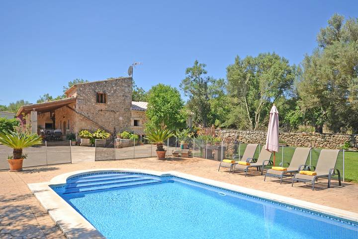Casa de vacaciones para 4 personas, con Terraza y Jardín en Llubí
