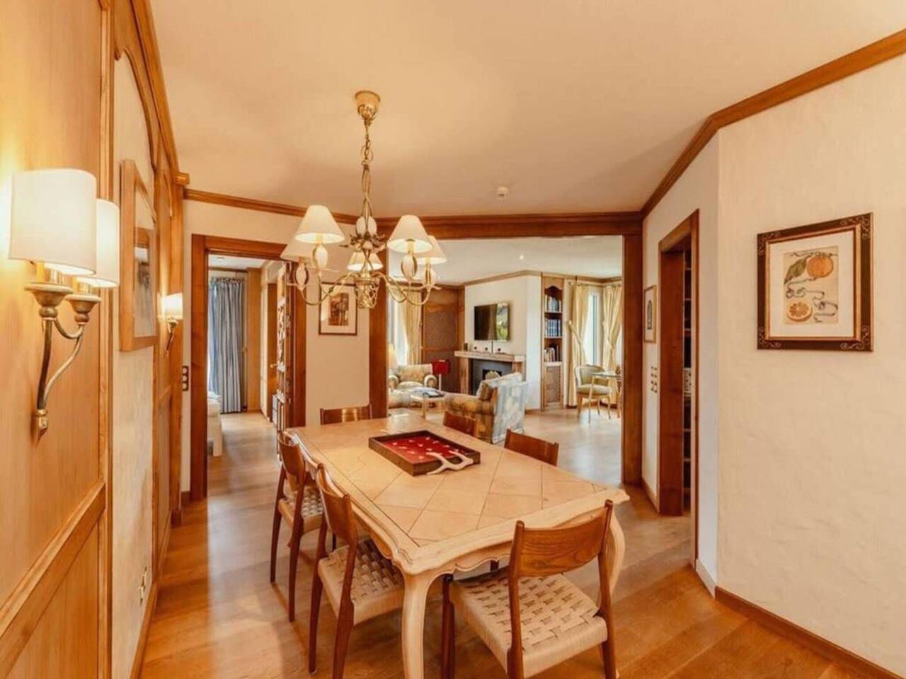 Ganze Wohnung, Üppiges Apartment mit Innenpool in Gstaad, Saanen