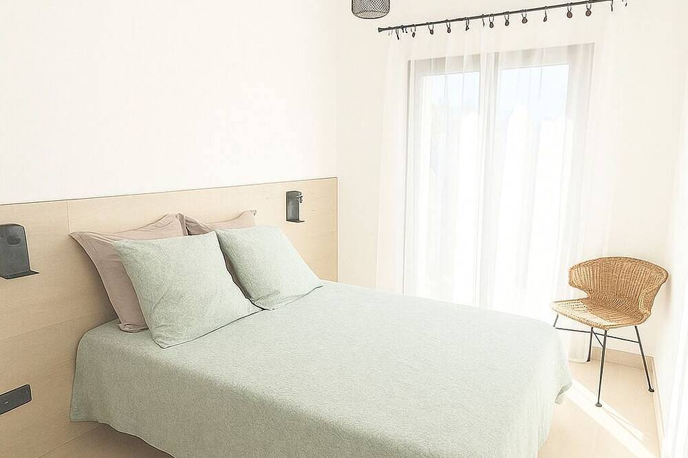 Charming new air-conditioned house with large terrace near Bordeaux in Le Haillan, Bordeaux region