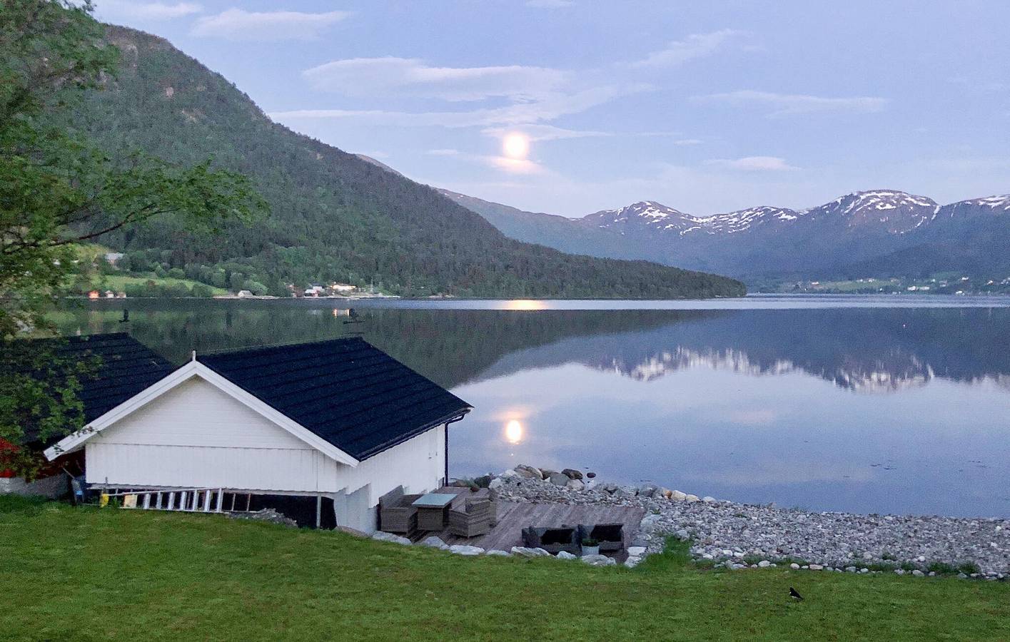 Ferienhaus für 4 Personen mit Terrasse in Fræna, Nördliches Fjordnorwegen