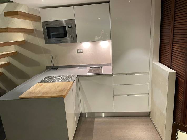 Apartamento inteiro, Apartamento 'Loft Hermitage Lake View Private' com Vista Montanha, Piscina e Wi-Fi in Spiaggia Punta Molino, Porto Valtravaglia