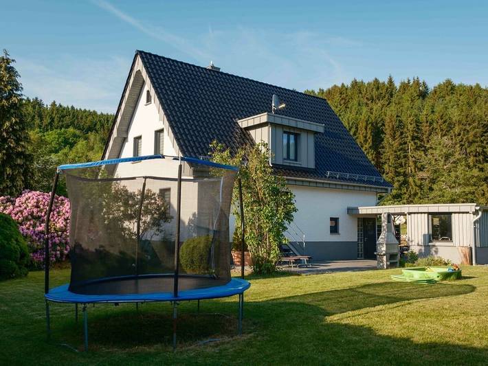 Ferienhaus für 8 Personen, mit Terrasse und Garten in Hellenthal - 2